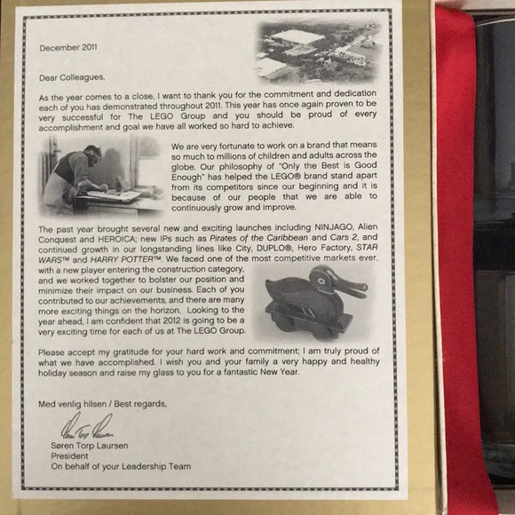 LEGO • Past & Present • 4 piece glass set • 2011 - Picture 5 of 8